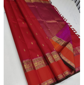 Pure Kanchipuram Handwoven Silk Saree In Red Pure Kanchipuram Handwoven Silk Saree In Red