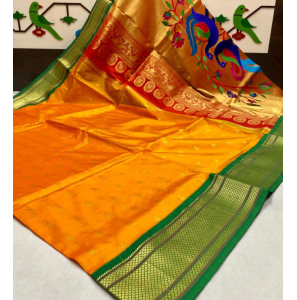 Stunning Pallu Golden Paithani Sarees With Blouse