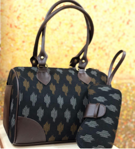 Lovely Duffle Truffle Handbag With Matching Goggles case
